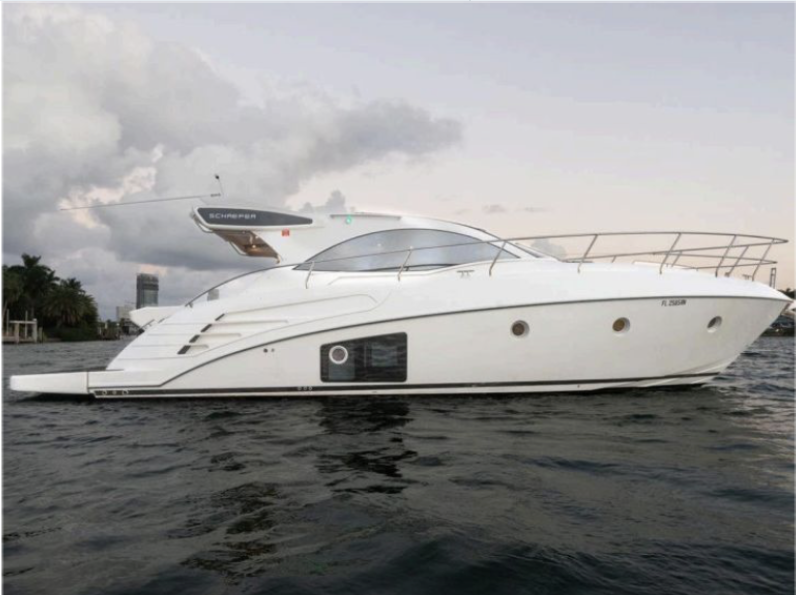 Schaefer 42 Yacht Charter i — Motor Yacht in Miami